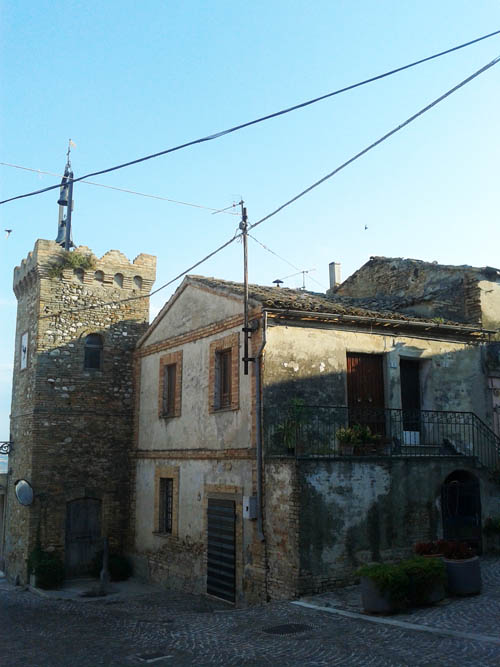 Torre di Montone